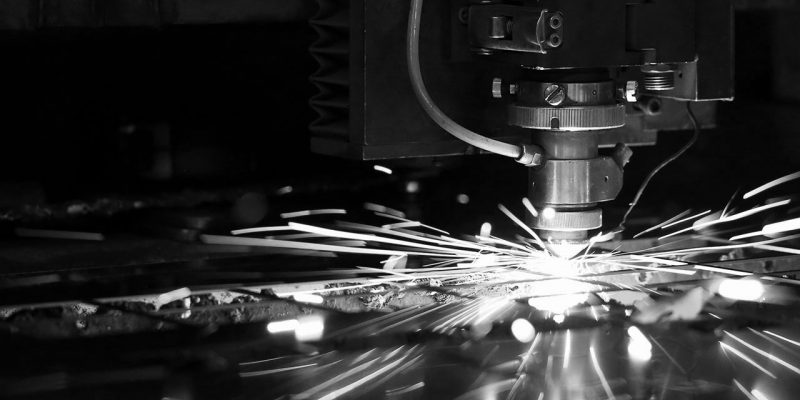 steel_cutting_machine_bw