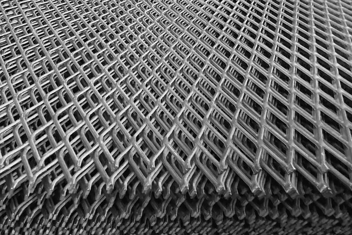 วิธีเลือกเหล็กแผ่นสำหรับงานโรงงานอุตสาหกรรม ให้แข็งแรงและประหยัดต้นทุน